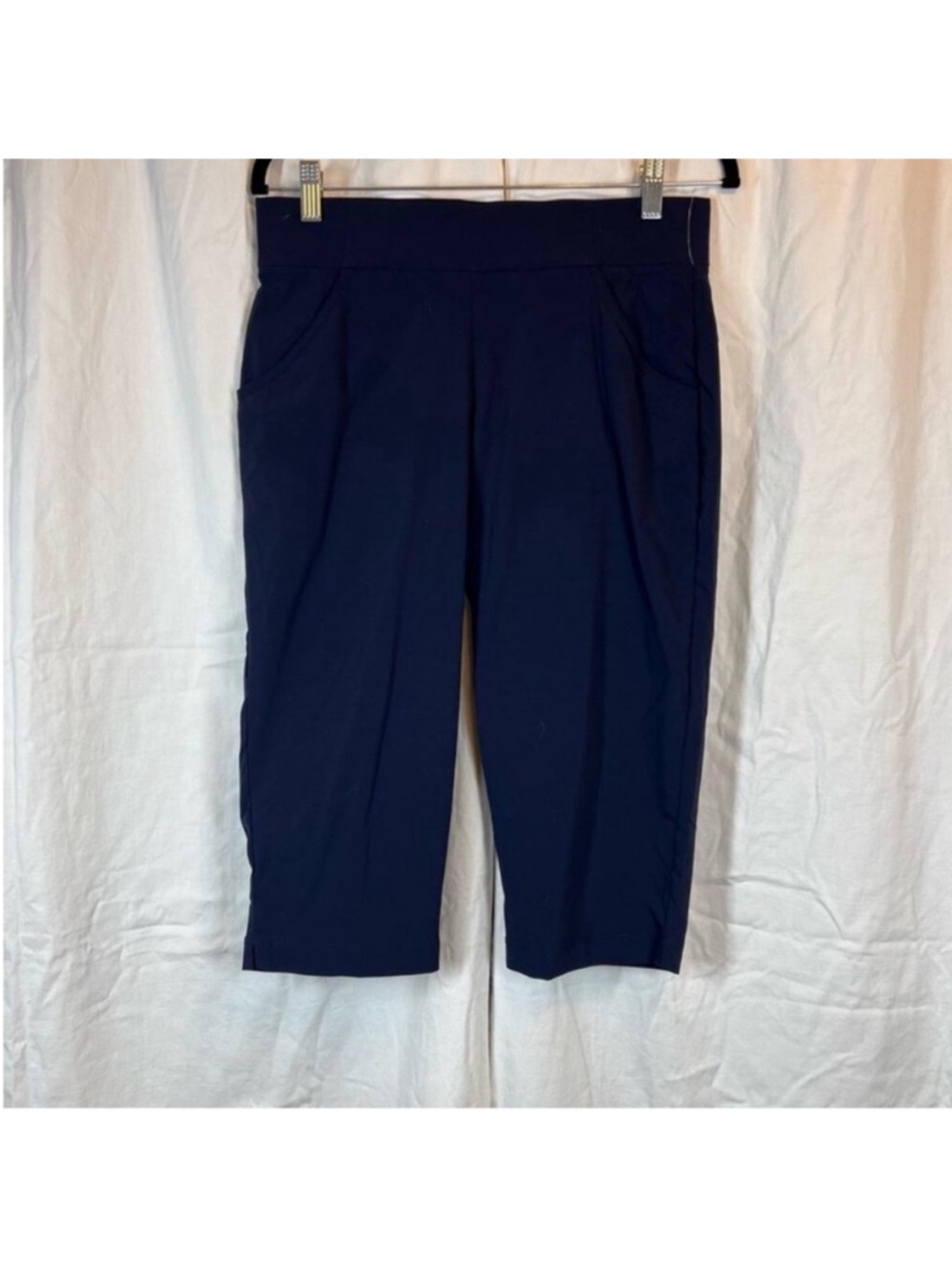 Columbia navy light weight capri Anytime Casual NWOT